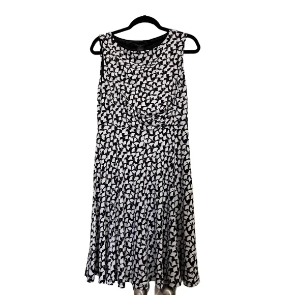 EUC Women's Ann Taylor Factory Dress Size 6 Black White Sleeveless - Picture 3 of 8